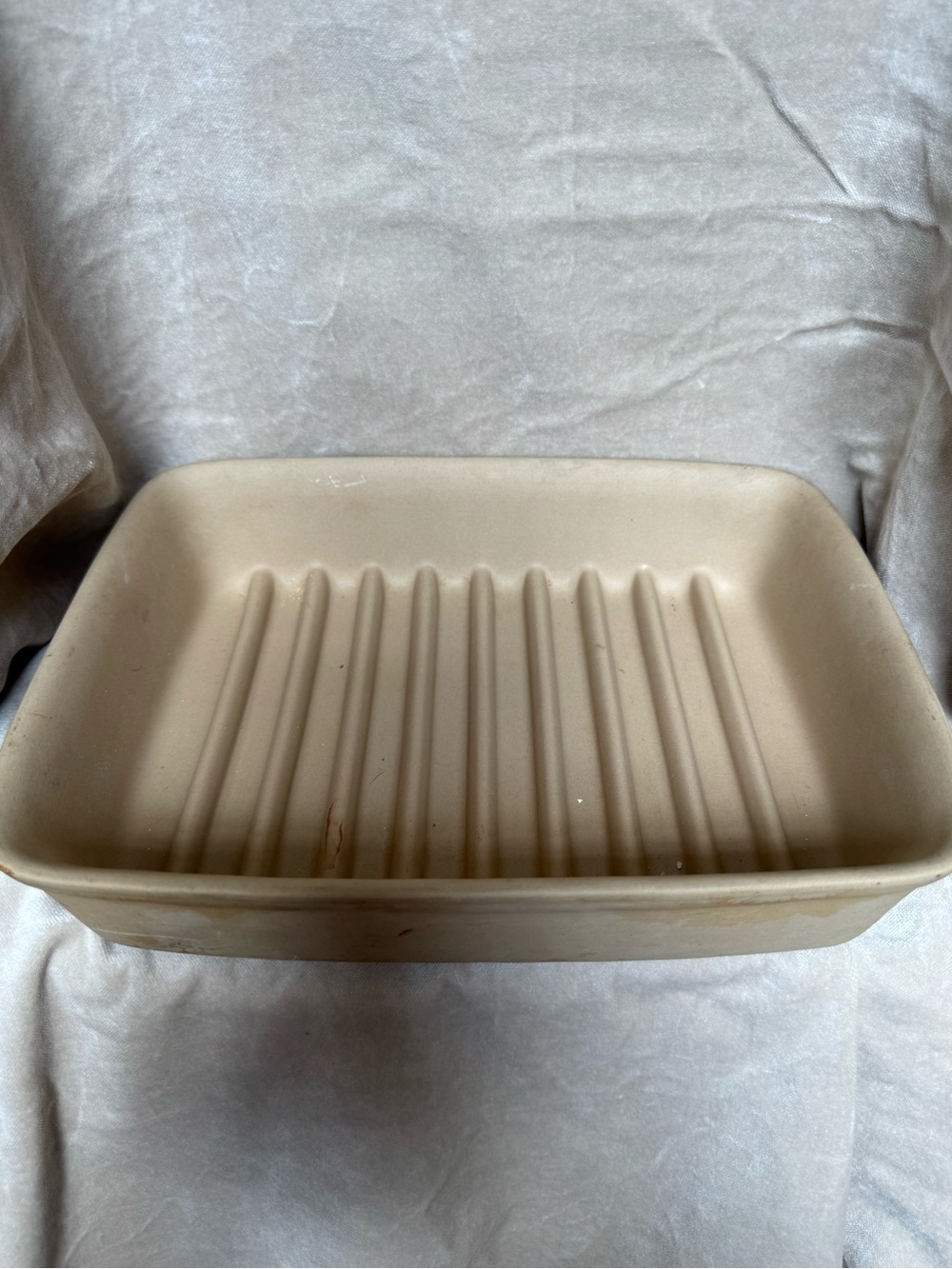 Pampered Chef Small Ridged Baker 9” x 6.75”